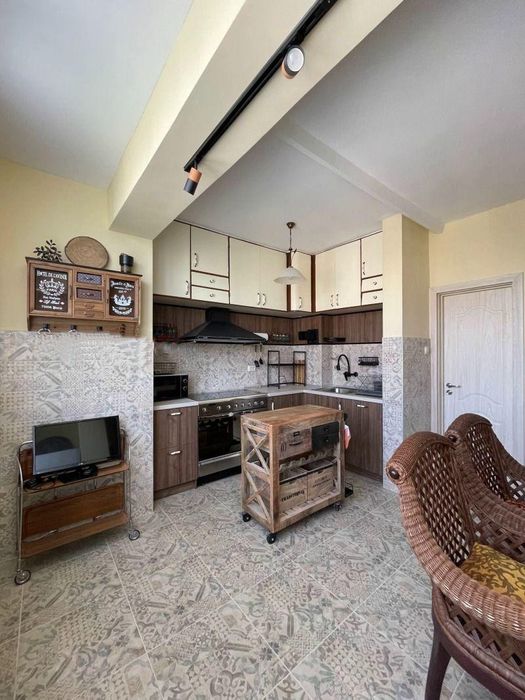 Дава се под наем Тристаен апартамент в София, Гео Милев - 100 кв.м за 797.64 € - Снимка #2