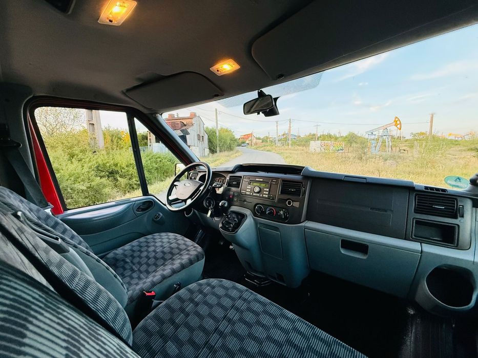 Ford Transit 2.2 TDCI 140cp 8+1 locuri