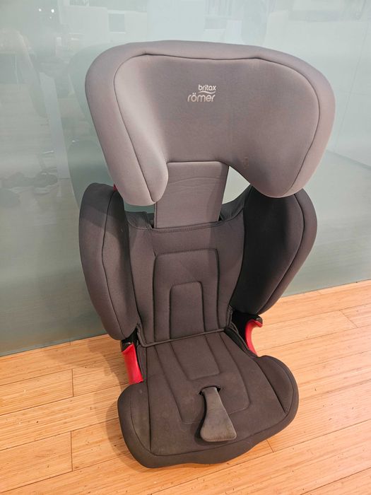Scaun auto ISOFIX Britax Romer KIDFIX2 R, 15-36 kg, gri inchis, stare foarte buna!