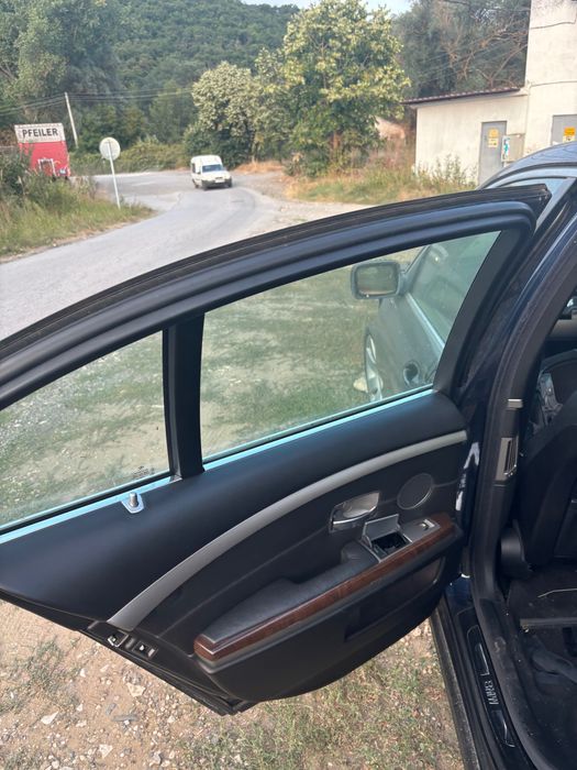 Автомобил на части