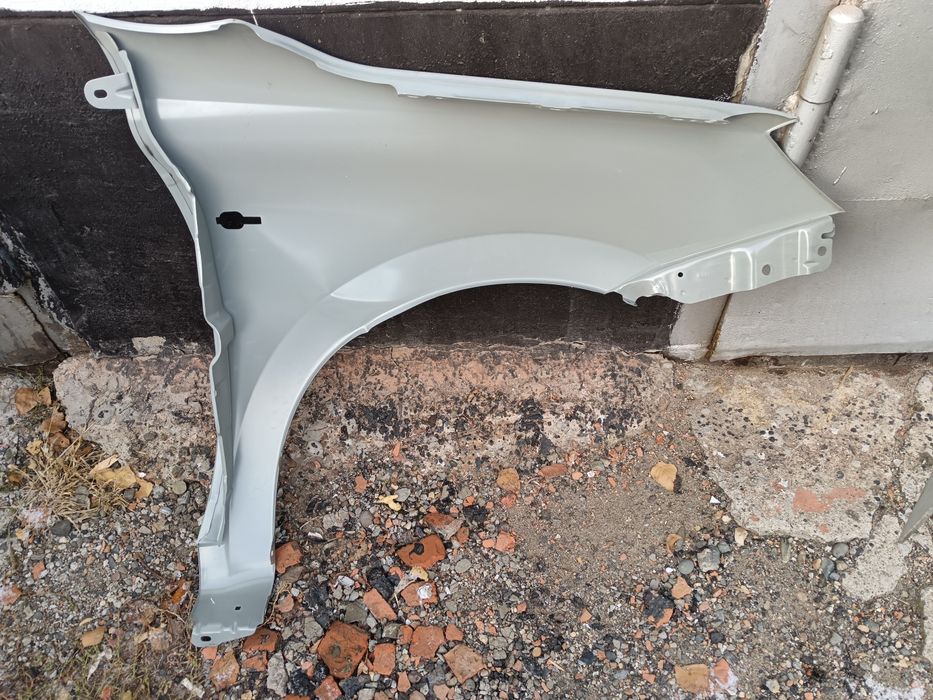 Продам крыло левое Лада Гранта Fl