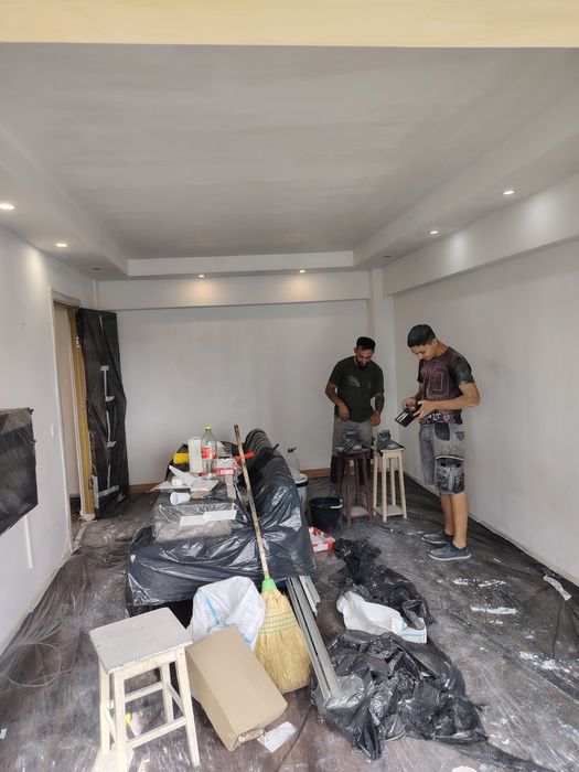 Renovări interioare /exterioare.
