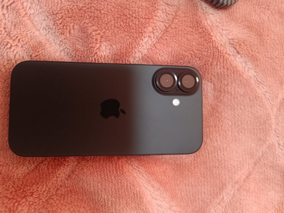 Продам iPhone 16 новый