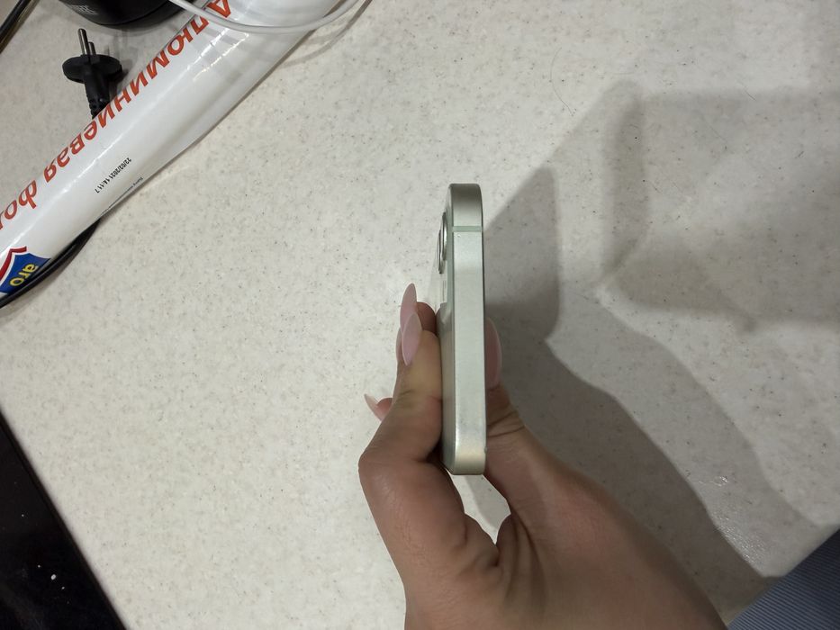 Продам IPhone 12