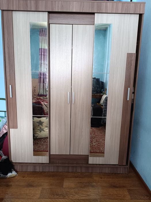 Шкаф продам почти новая