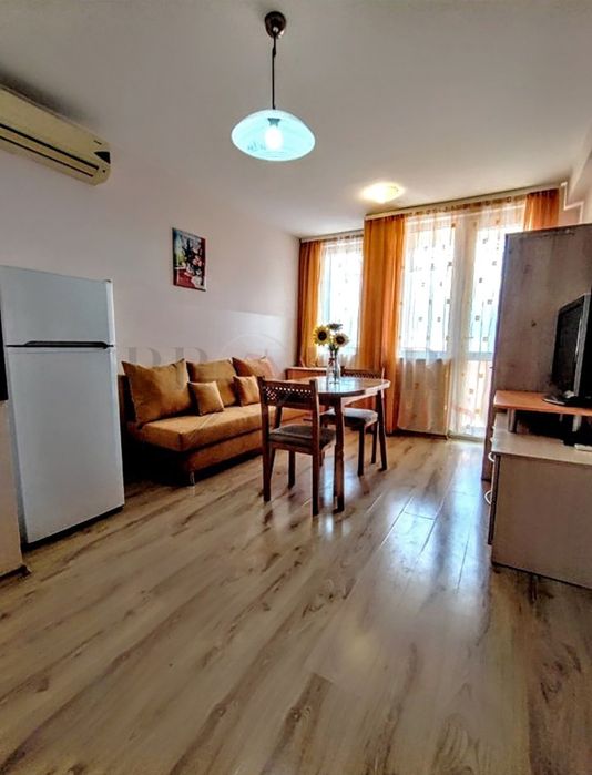 Дава се под наем Двустаен апартамент в Велико Търново, Център - 65 кв.м за 357 € - Снимка #1