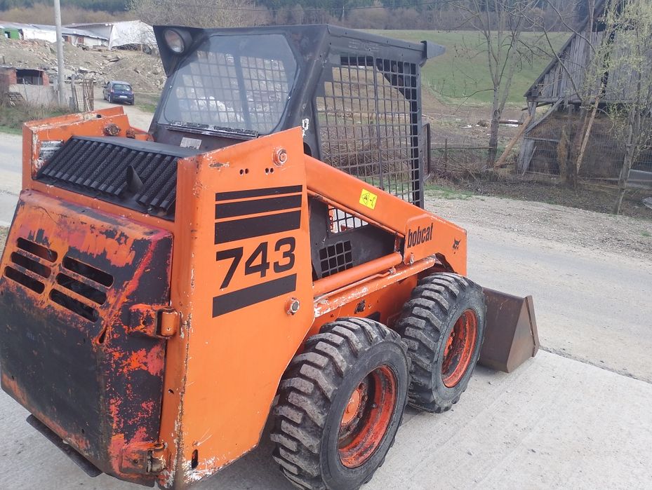 Miniincarcator Bobcat 743