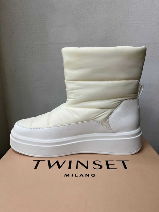 Продавам дамски ботуши TWINSET, размер 40.