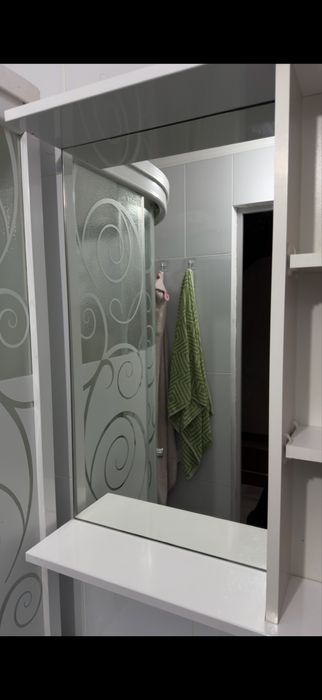 Продам шкафчик с зеркалом в ванную