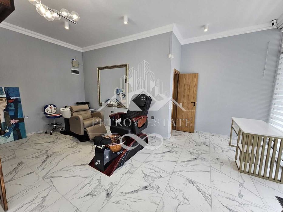 Продава се Офис в Велинград - 61 кв.м за 2010 €/кв.м - Снимка #2