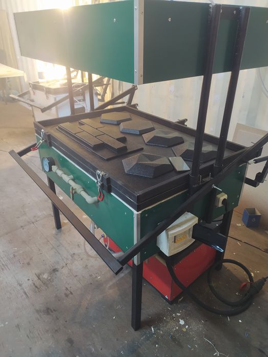 Вакуумный формовочный станок