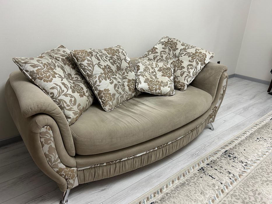 Продам диван в отличном состоянии