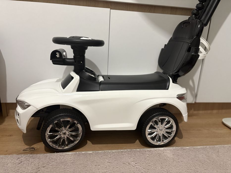 Детска кола за бутане