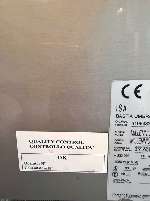 Продавам витрина за сладолед ISA Millennium 07 18 – GEL PRO