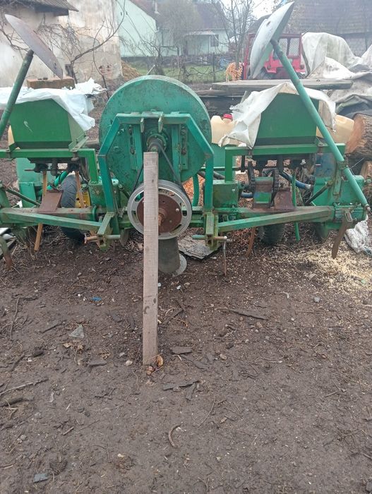 Vând tractor Fiat 55cp și semanatoare