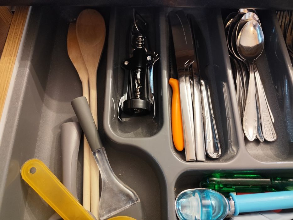 Вътрешен органайзер разделител за кухненско чекмедже