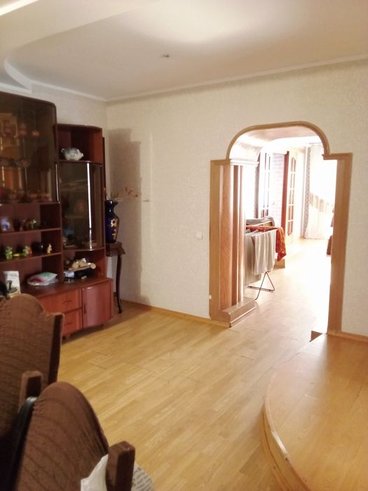 Продам половину коттеджа.