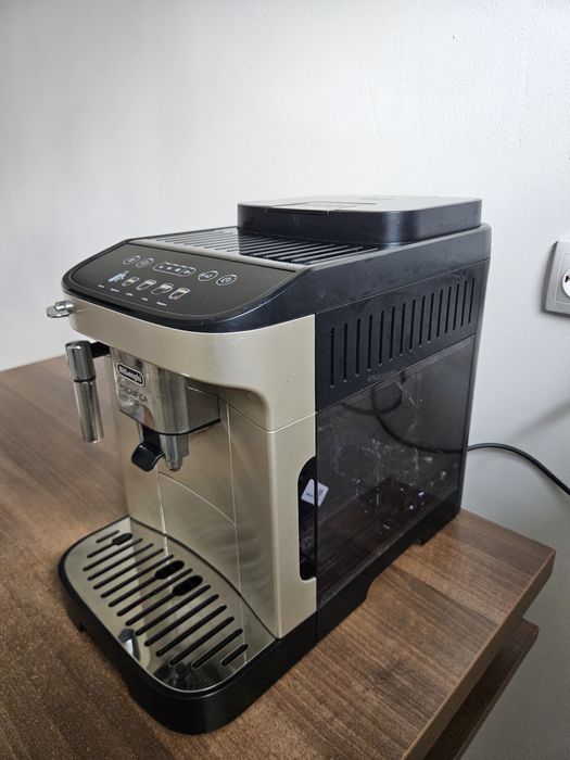 Espressor Delonghi magnifica Evo ca nou! Stare perfecta, fără urme de uzura