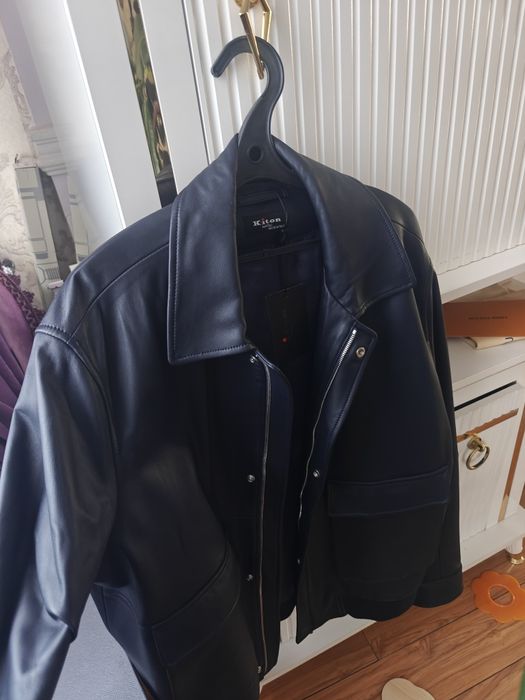 Продам коженку Kiton