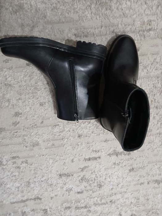 Продам сапошки 39 размер