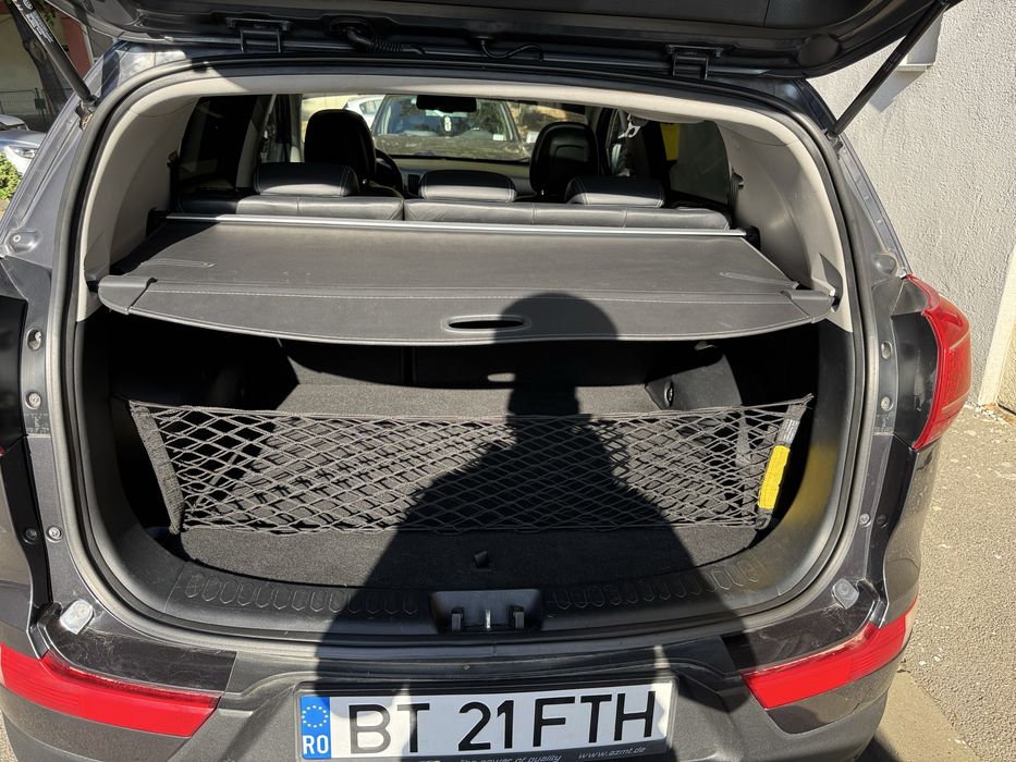 Vand Kia 4x4 ,2012 , 2L 184CP