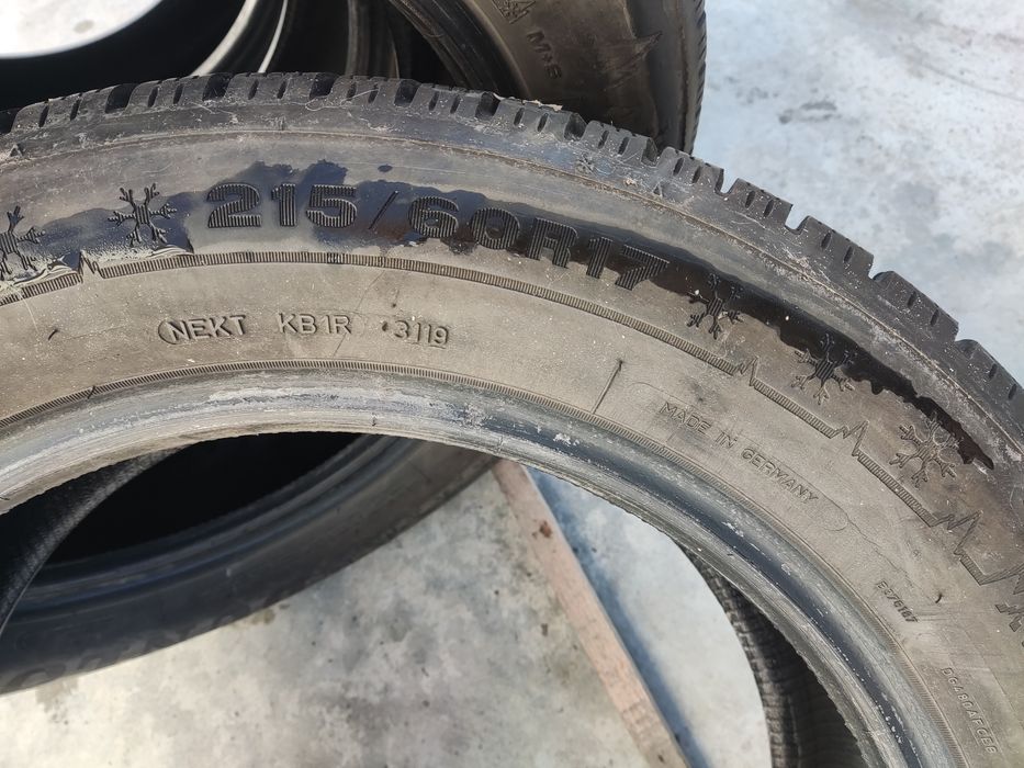 215/60/17 Dunlop