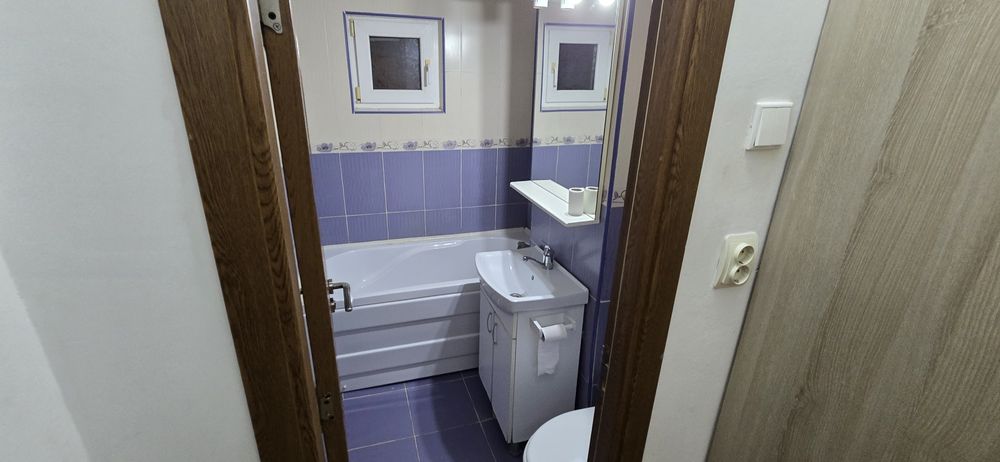 Închiriez apartament 3 camere semidecomandat zona craiovita orizont