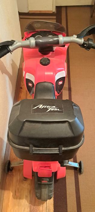 Детски акумолаторен мотор, малко употребяван!