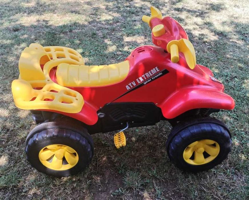 Детско АТВ четириколка с верига и педали като колело