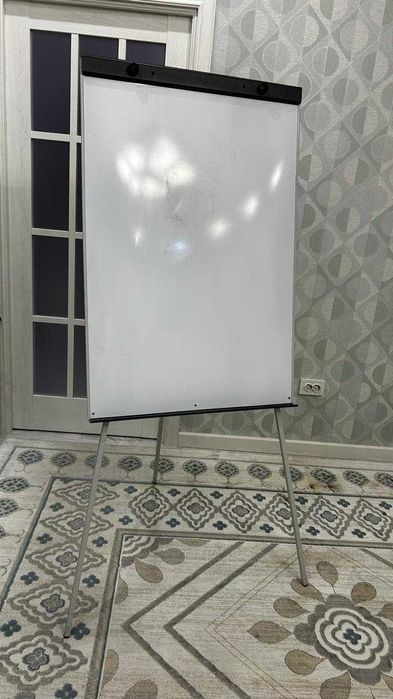 Маркерная доска на ножках