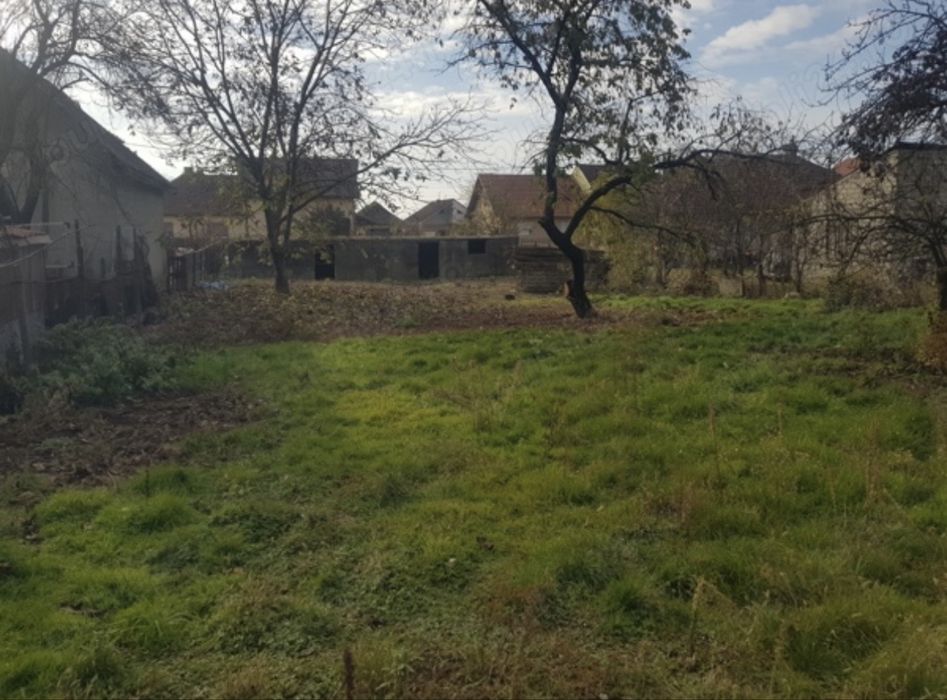 Ofer spre vanzare Teren intravilan 840 m2 ultracentral în Odoreu