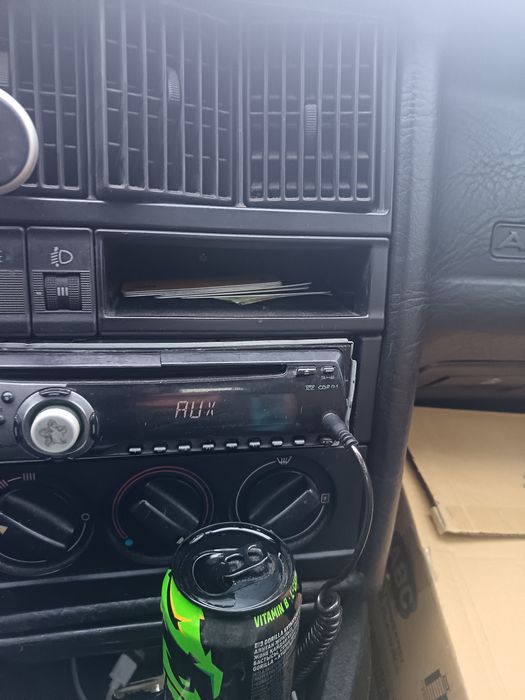 Магнитола оригинал аукс диски