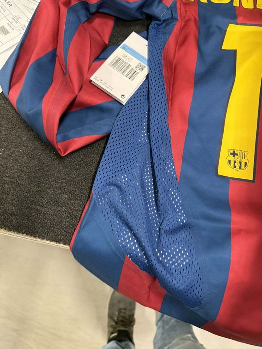 Tricou Ronaldinho 10 Nike FC Barcelona 2006 Reissue Original HQ1462-471 - Marimea S