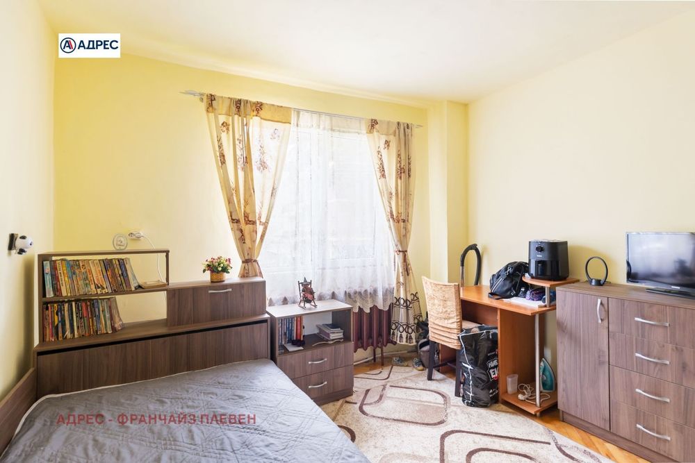 Къща в Плевен-9-ти квартал площ 194 цена 155000