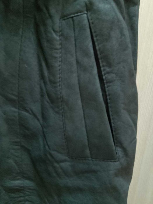 куртка женская кожаная новая с отстегивающимися капюшоном и подкладкой