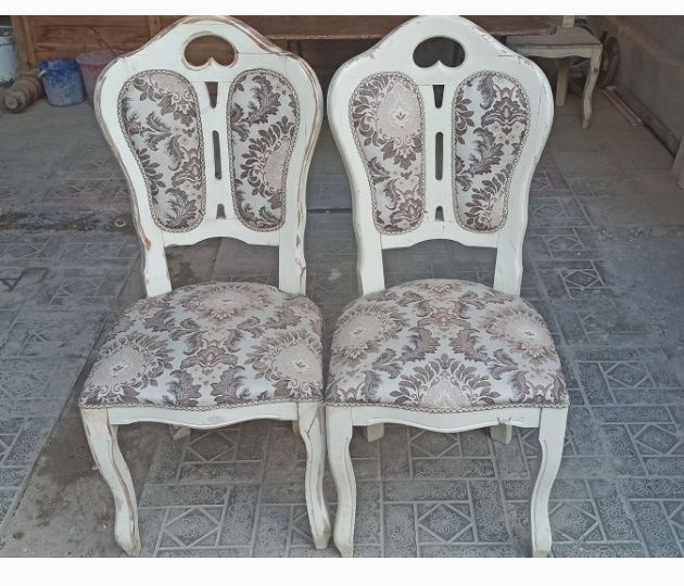 Срочно продаю мебельные стулья