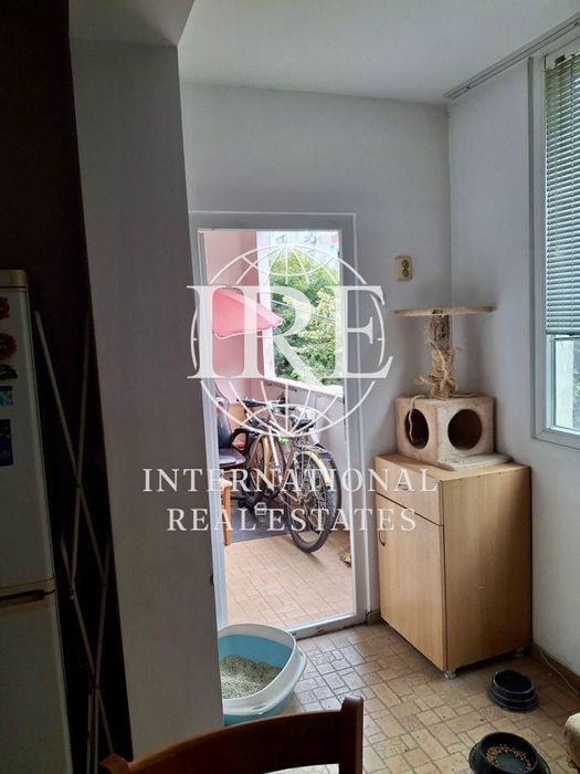 Продава се Тристаен апартамент в Варна, Окръжна болница - 65 кв.м за 2770 €/кв.м - Снимка #1