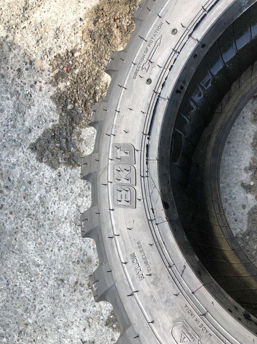 Anvelope noi 10-16.5 BKT 8 pliuri cauciucuri pentru BOBCAT