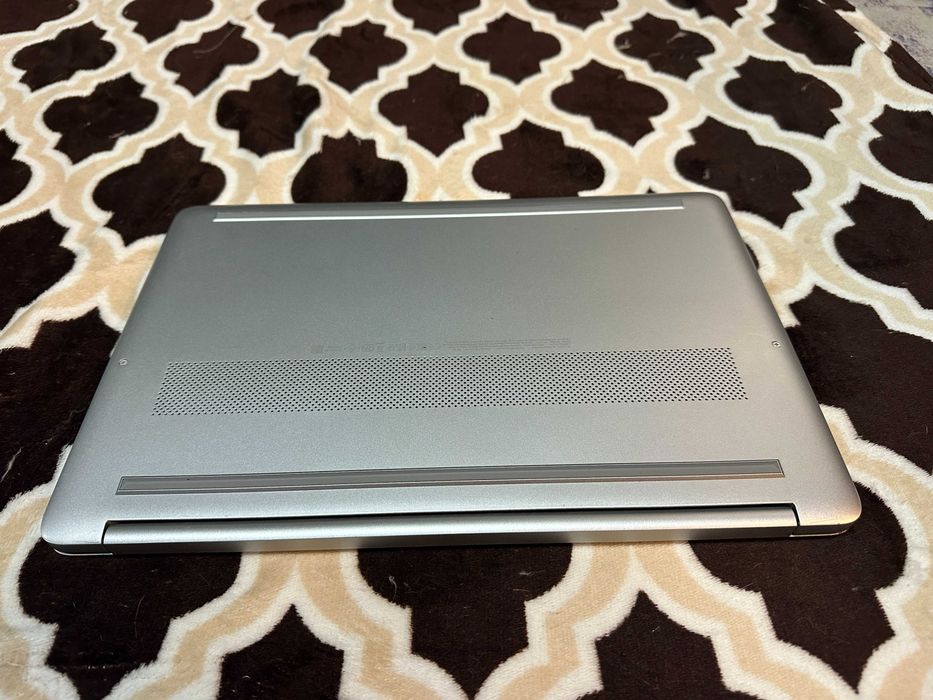 laptop HP 15s-fq2xxx, i3 gen 11, impecabil , slim