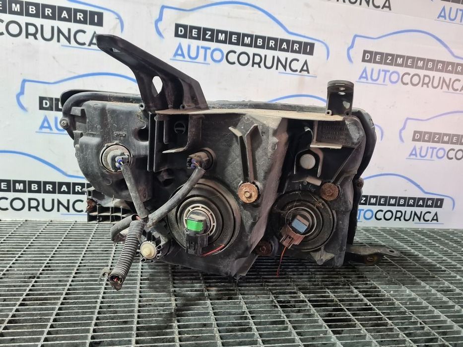 Far Stanga Mitsubishi Shogun Pajero 2006 - 2011 SUV 4 Usi (1096) Fara xenon