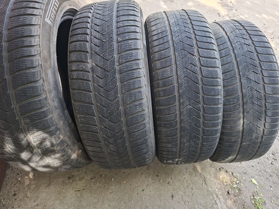 Продам шины. 225/55/18 пирелли.