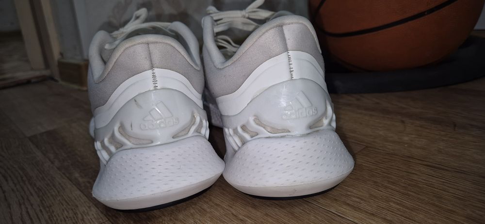 Кроссовки летние