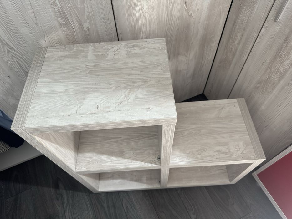 Corp de mobiler mobil, cu roti