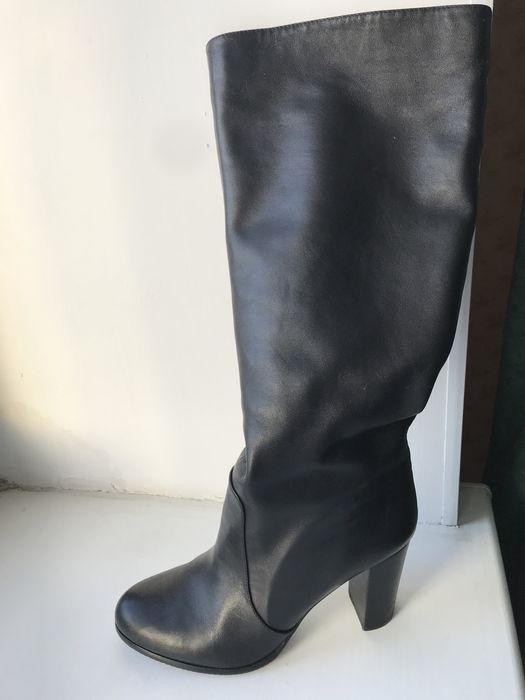 Продам кожаные сапоги