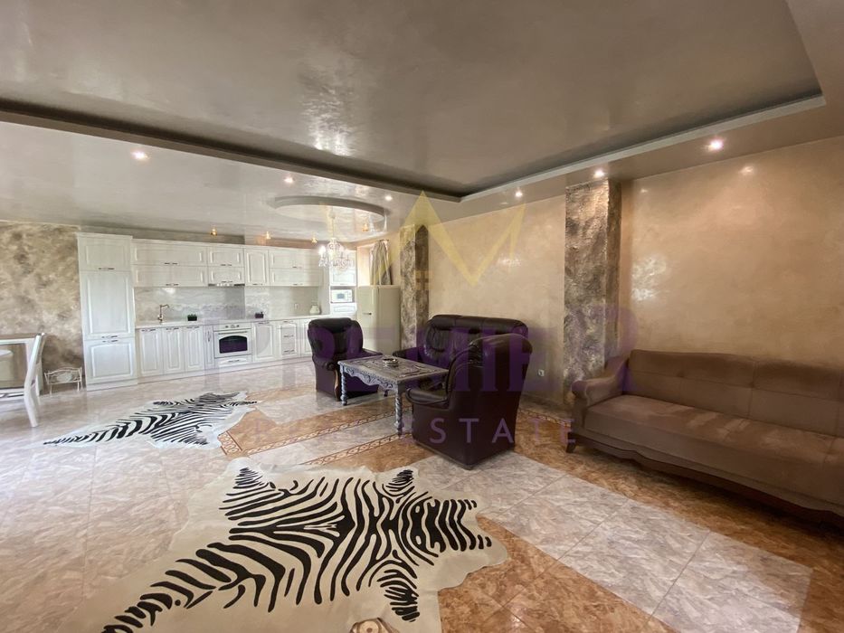 Продава се Тристаен апартамент в София, Люлин 6 - 151 кв.м за 1600 €/кв.м - Снимка #1