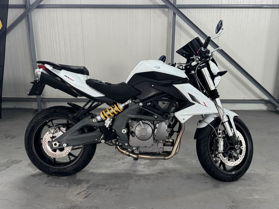 Motocicleta Benelli BN600 R / posibilitate A2