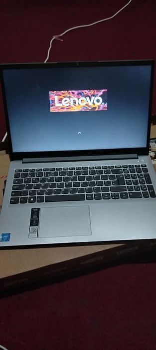 Kampyuter Lenovo holati edyal yangi olinganiga 3 oy boldi