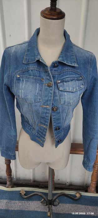 Джинсовая куртка.