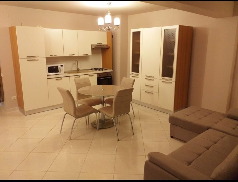 Apartament 3 camere, vedere spre lac