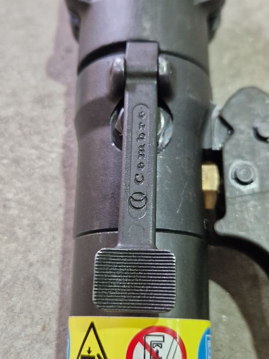 Ръчно-хидравлична преса за кербоване Cembre